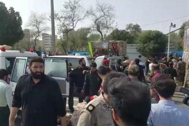 ÙÙÙØ¹ Ø§ÙÙØ¬ÙÙ Ø¹ÙÙ Ø¹Ø±Ø¶ Ø¹Ø³ÙØ±Ù ÙÙ ÙØ¯ÙÙØ© Ø§ÙØ£ÙÙØ§Ø² Ø¨Ø¬ÙÙØ¨ ØºØ±Ø¨ Ø¥ÙØ±Ø§Ù
