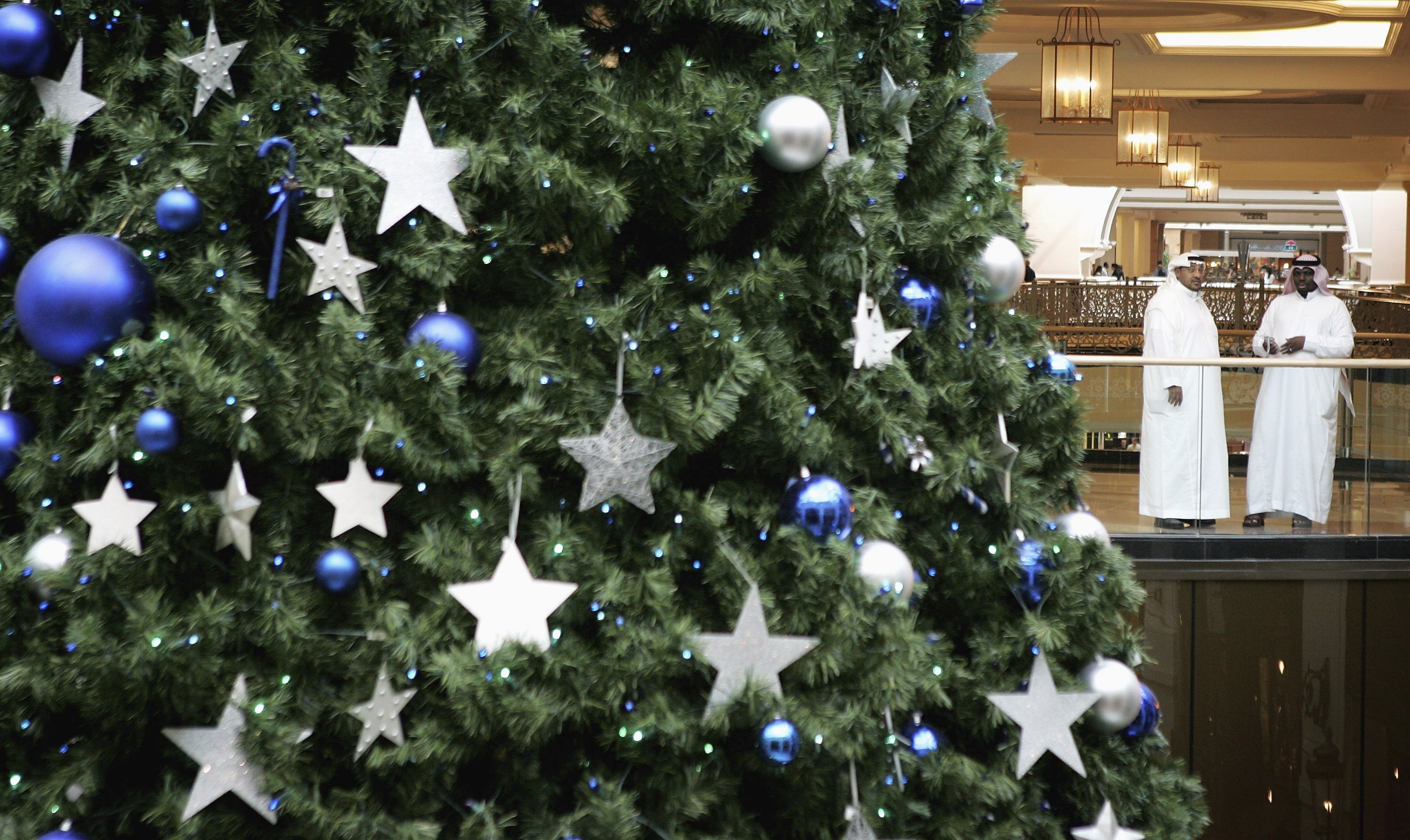 Dubai Gets "Fresh" With Christmas Trees Al Bawaba