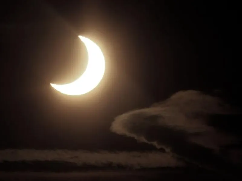 Ramadan is upon us. It is the ninth month of the Islamic lunar calendar. This year is set to have the longest fasting day 
of the fasting month in 26 years, according to experts. That is, 16 hours and 1 minute in Jordan. 
Also set for the hottest month of this summer with soaring temperatures.