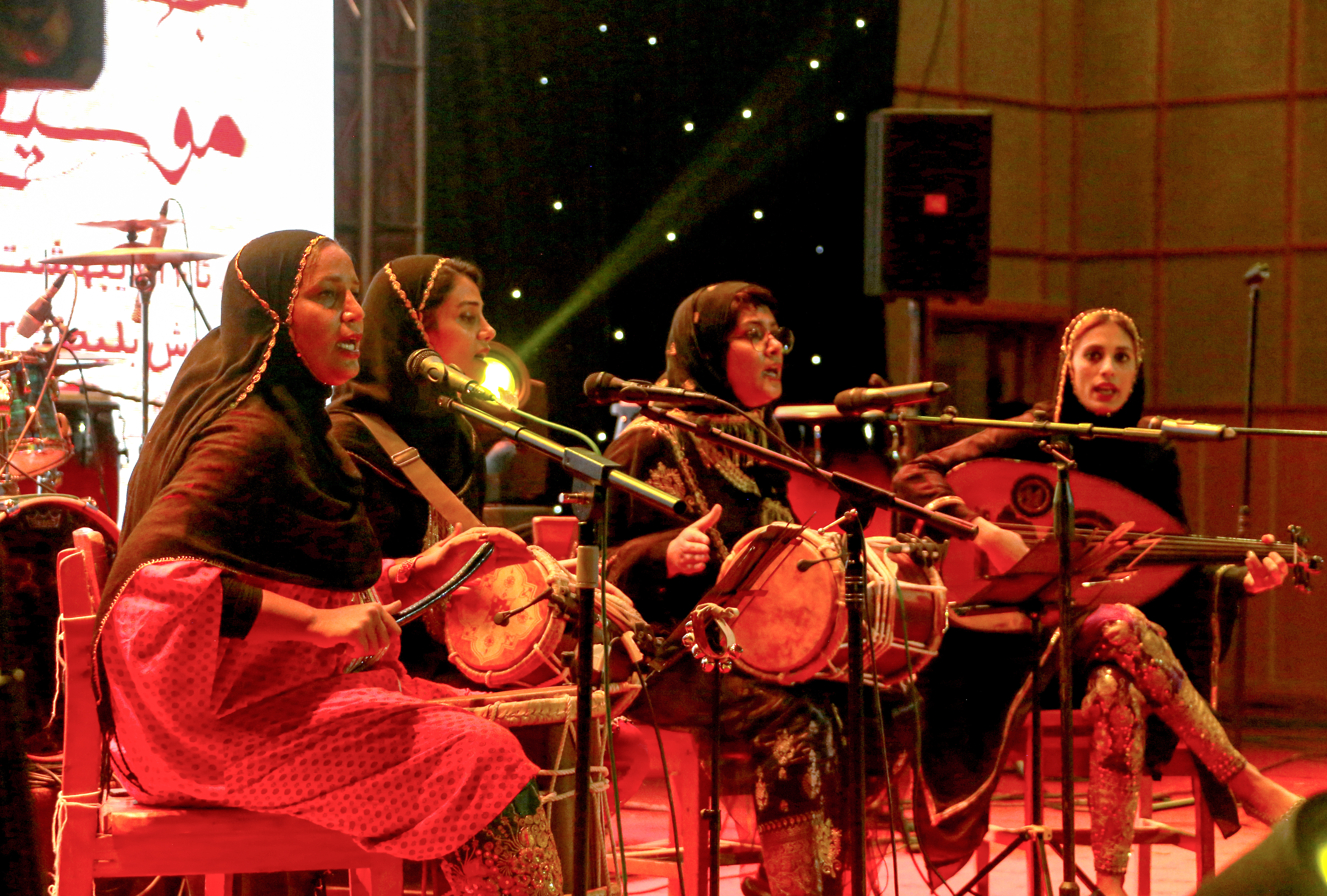'Dingo' All-Women Band in Iran Spotlights Ancient Folklore | Al Bawaba