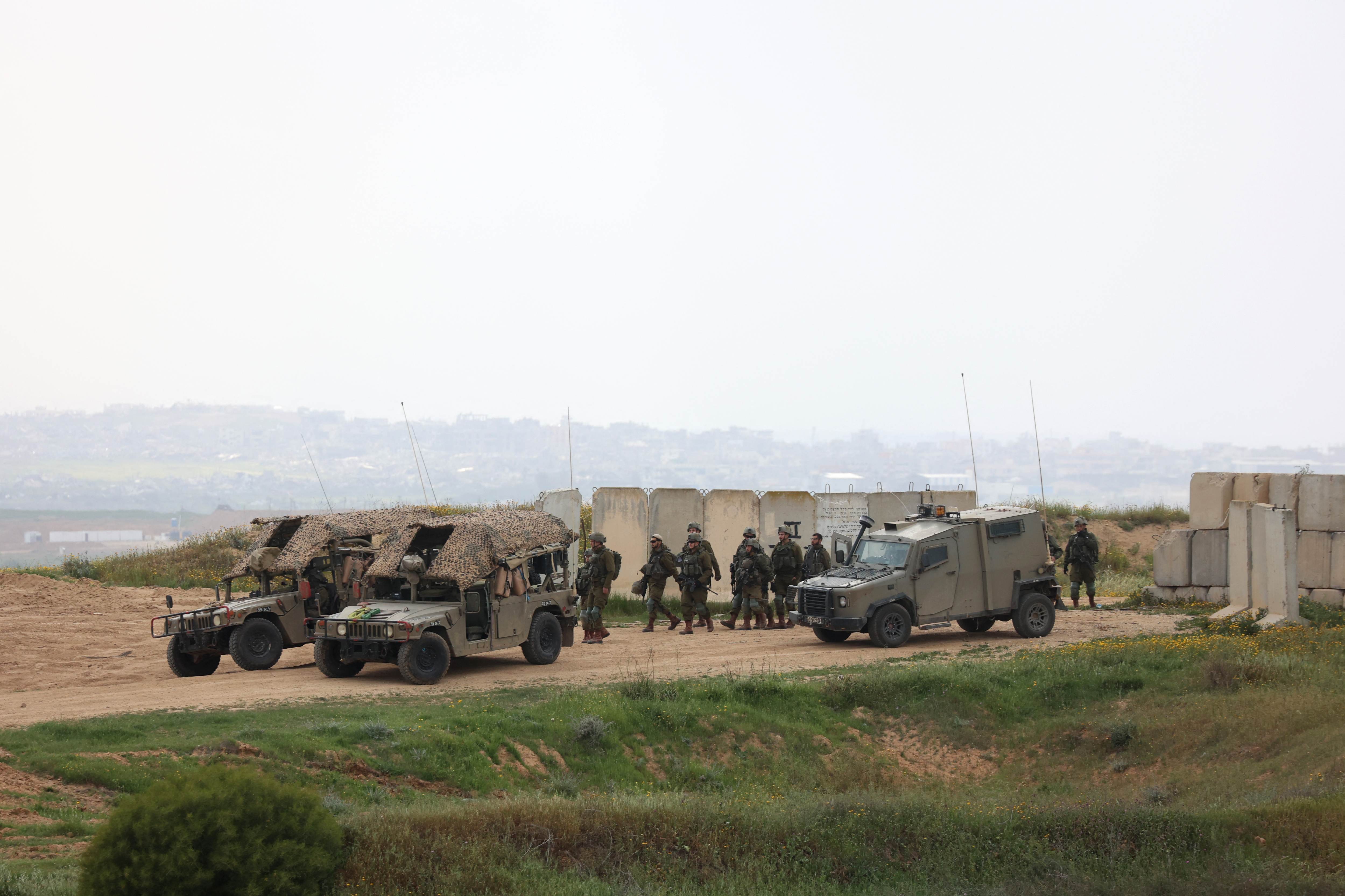 Israeli army announces full encirclement of Rafah, completes strategic "Morag Corridor"