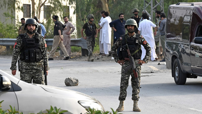 At least 4 killed in bomb explosion in Pakistan