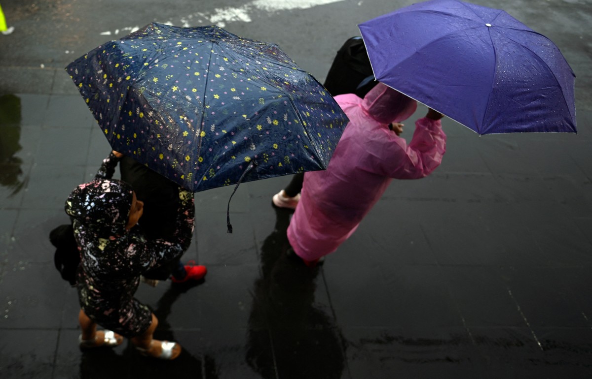 Heavy rains, floods leave 2 people dead in Mexico