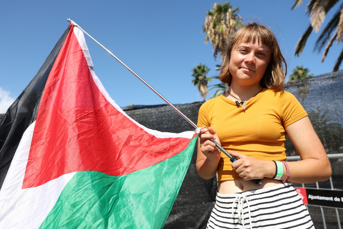 Israel plans to detain Greta Thunberg in a 'terror cell'