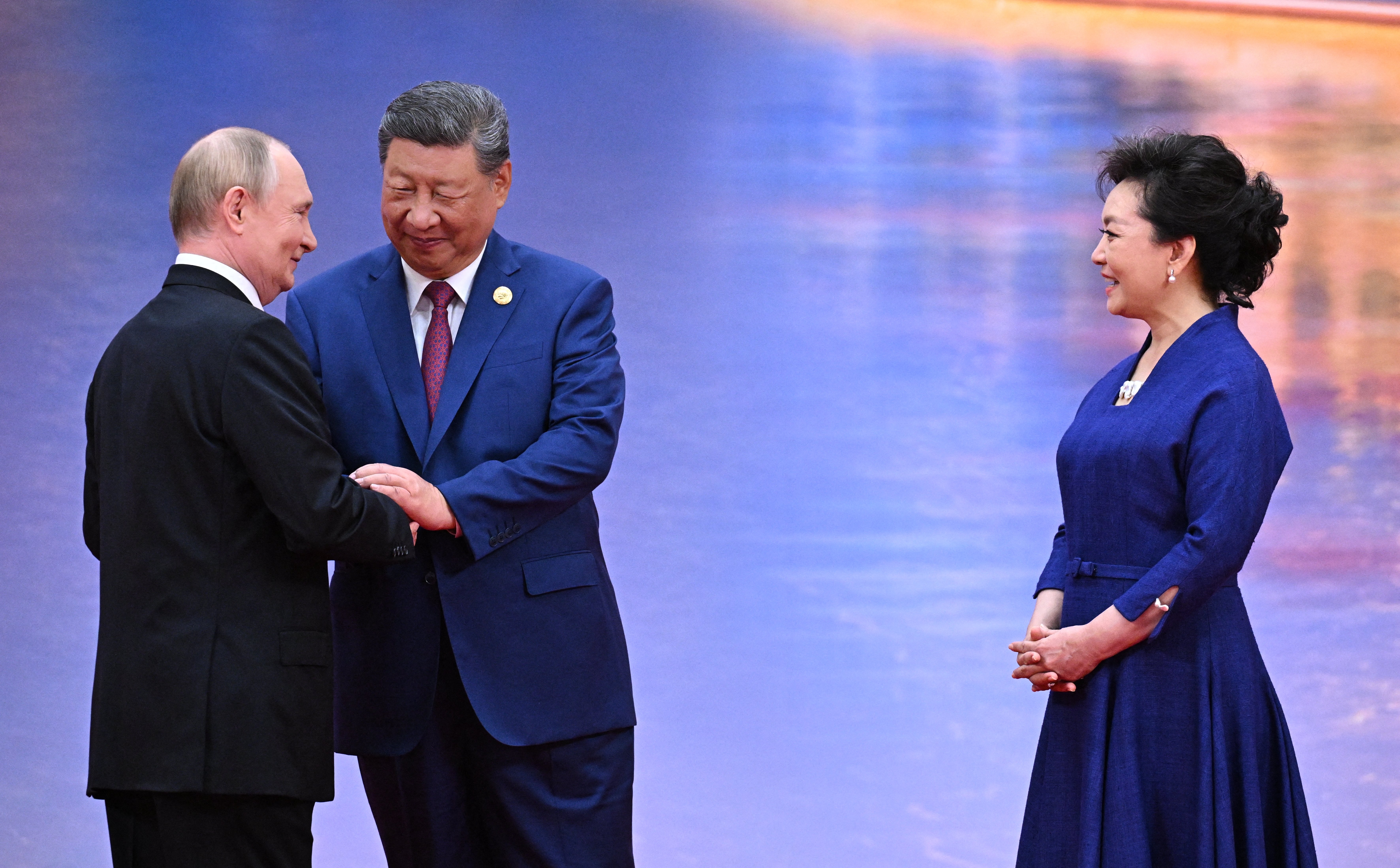 Video: Xi calls his personal interpreter for private talk with Putin at SCO meeting