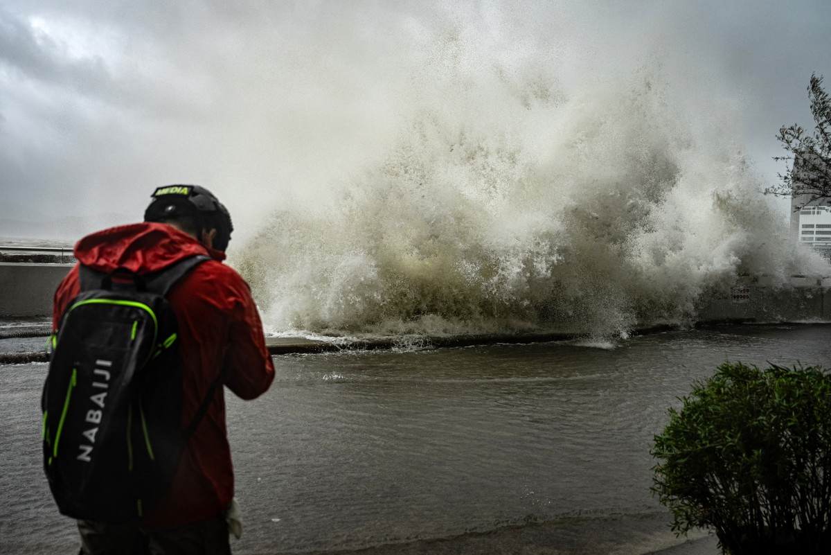Typhoon Ragasa causes lake burst in Taiwan, 14 killed