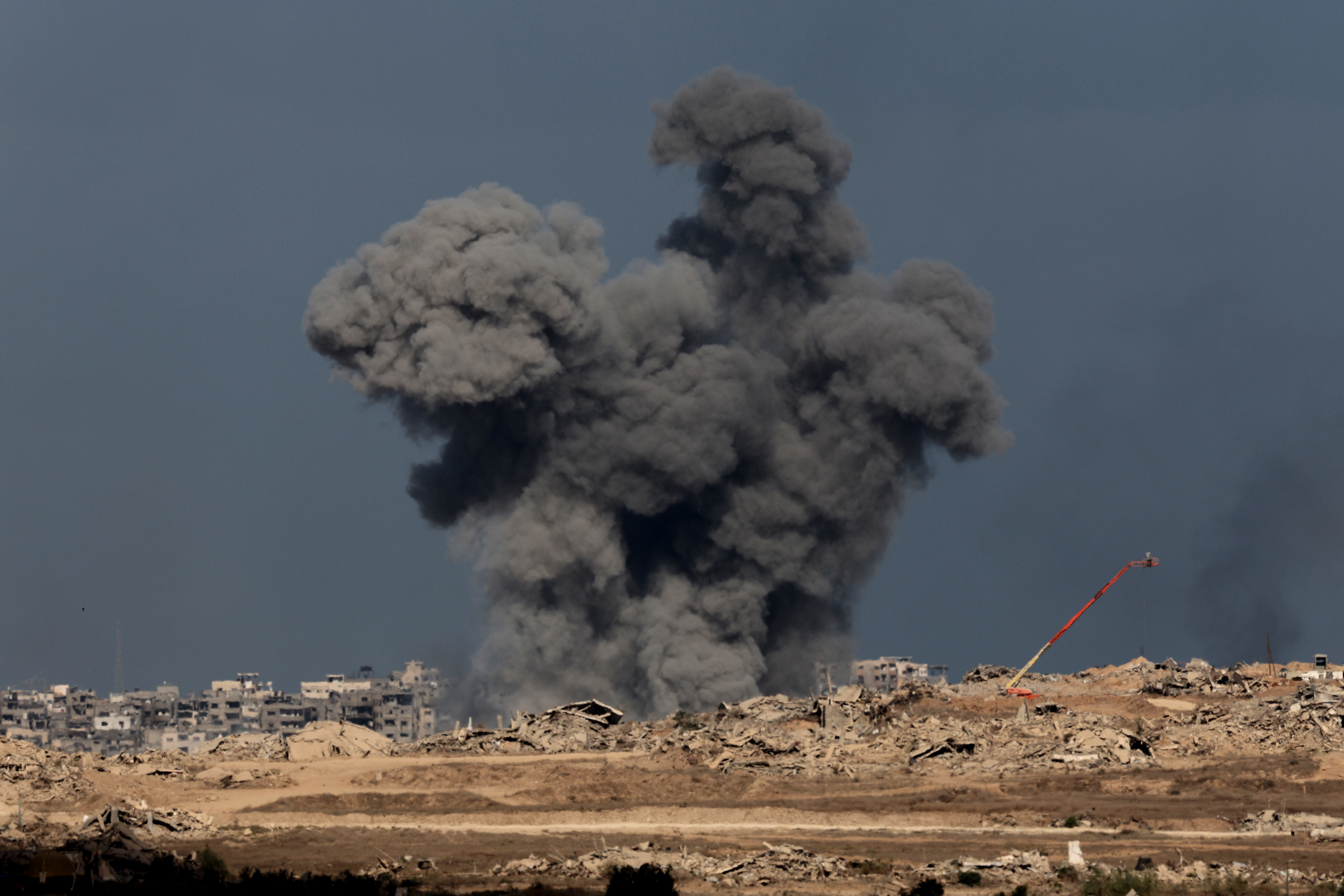 Gaza under fire again after Israel approves ceasefire and withdrawal plan