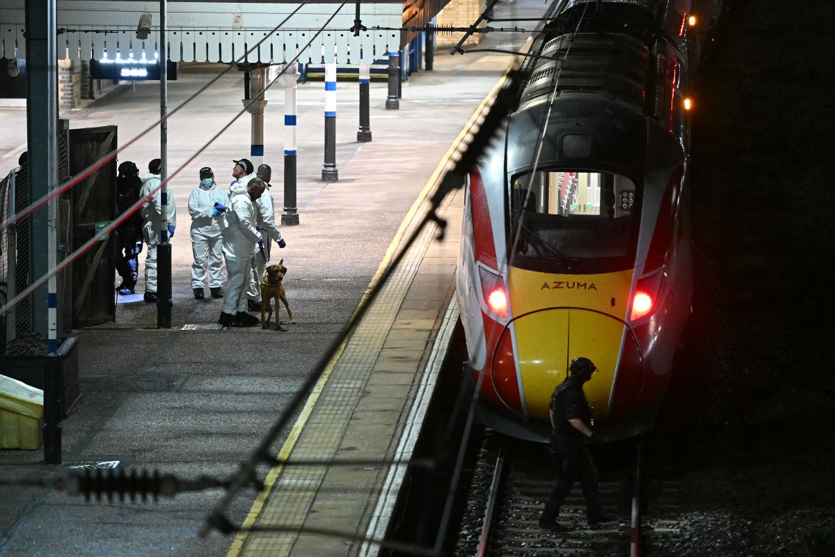 Stabbing attack on a train in England leaves 10 injured