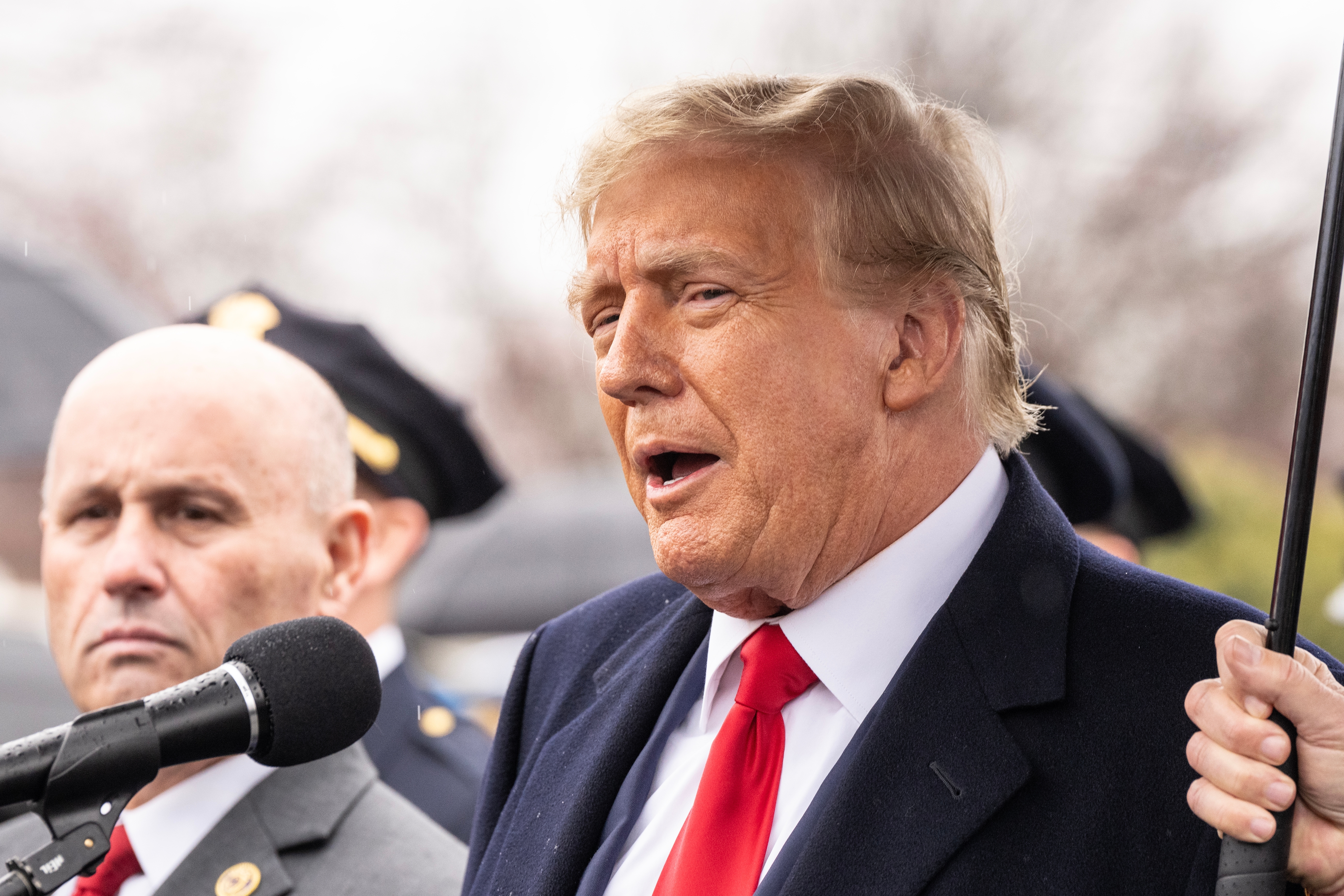 ترامب يتهم نواباً ديمقراطيين بـ"الخيانة"