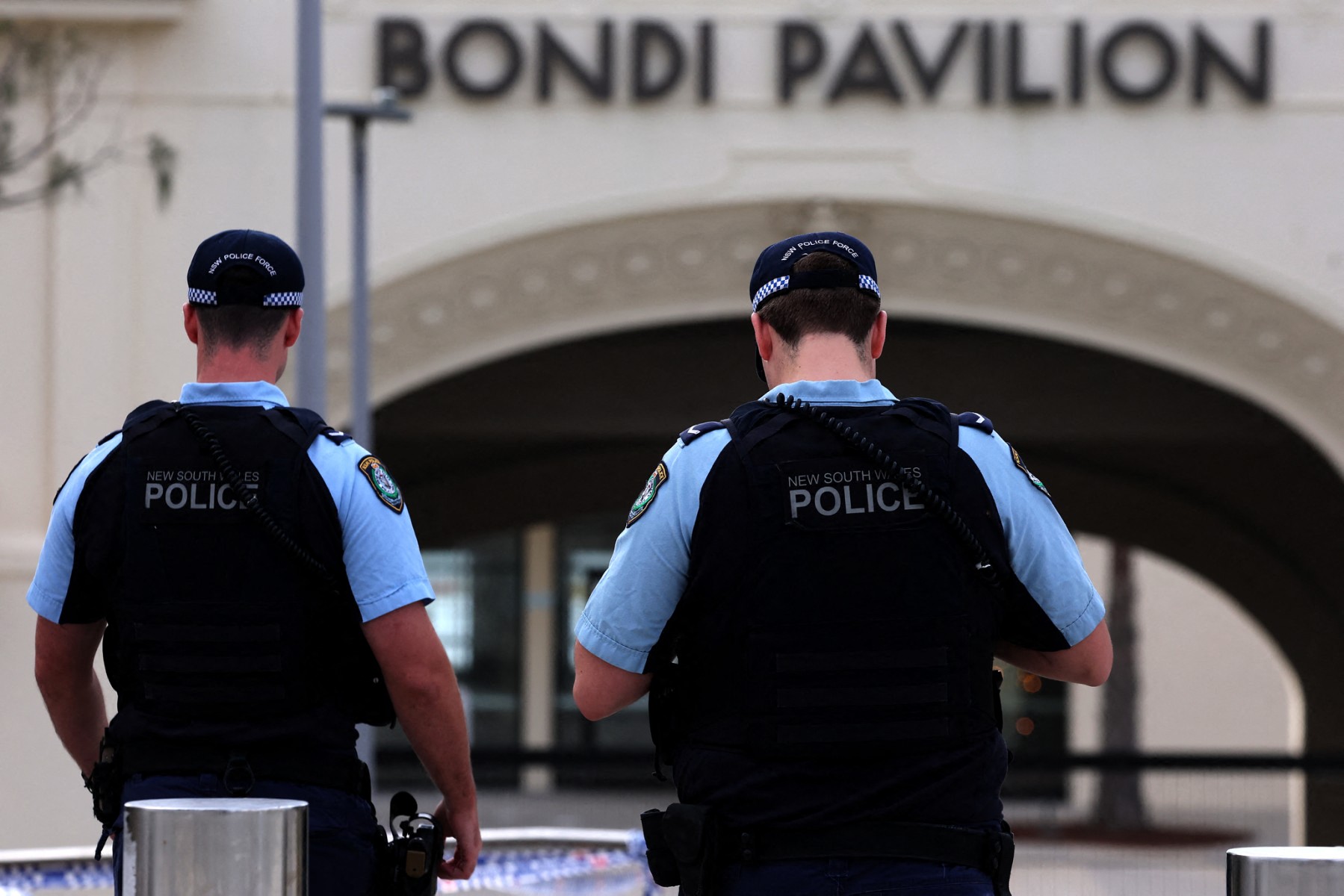Australian police arrest 7 for allegedly planning 'violent act'