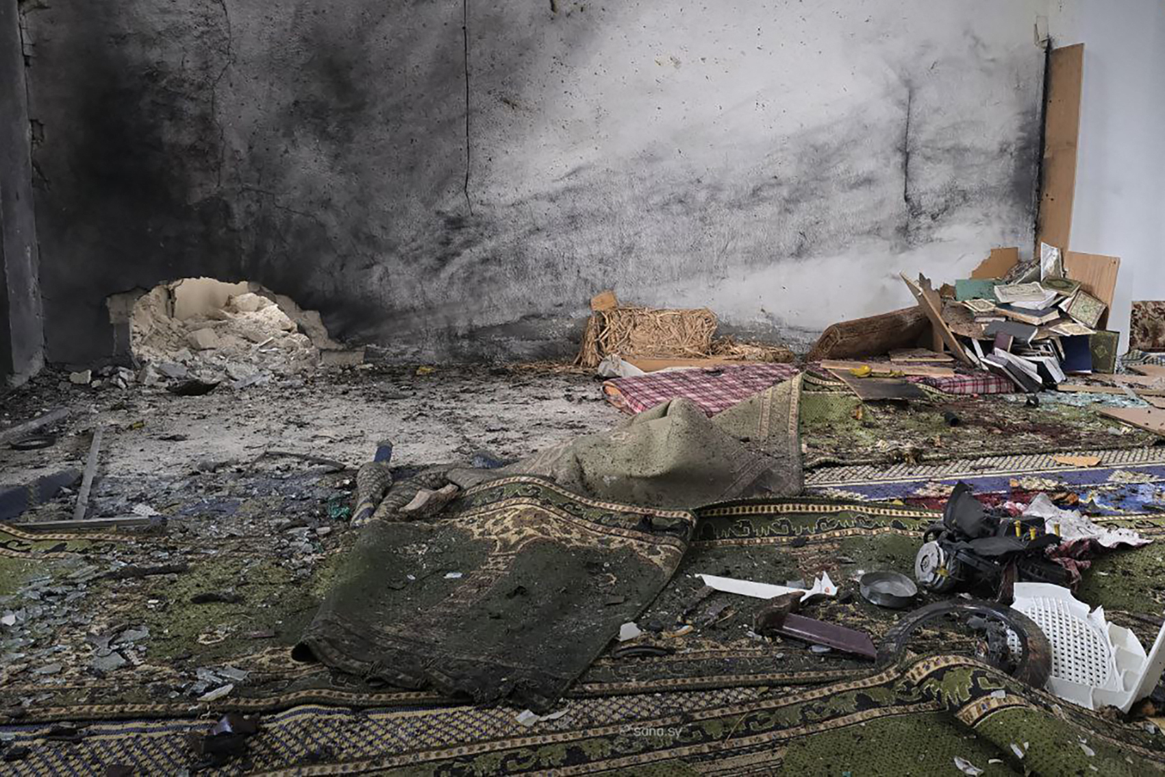 Explosion inside mosque Kills Three in Syria