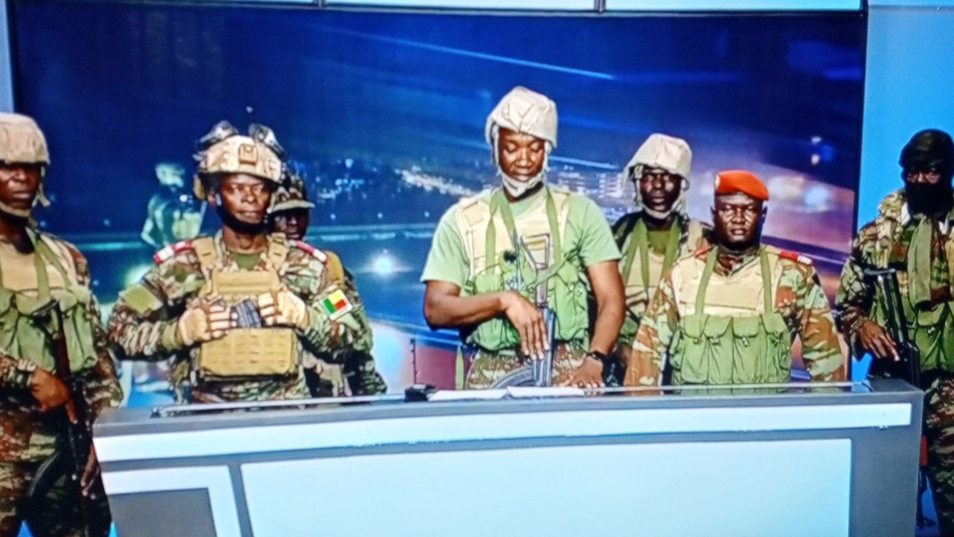 Video: Benin soldiers announce coup on national television