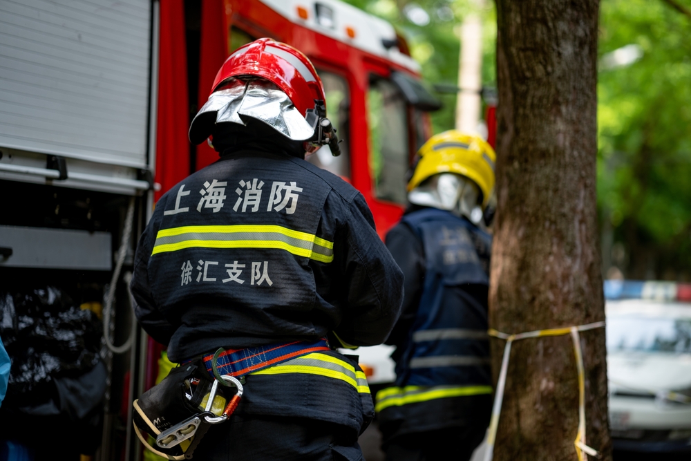 Building fire kills 12 in south China