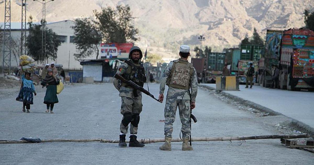 ساعات من النار… الحدود الأفغانية الباكستانية تشتعل من جديد