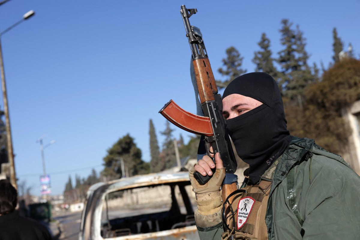 Syria arrests 2 over Homs mosque blast