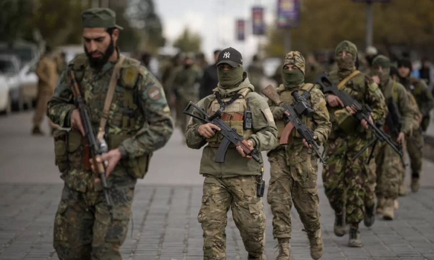 كيف انهارت قوات "قسد" أمام الجيش السوري والع&