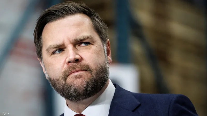 أول تعليق من فانس بعد "حادثة" استهدفت منزله