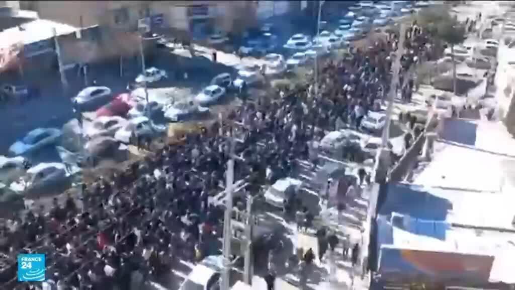 إسرائيل "تستفسر" عن إمكانية توفير الإنترنت &#