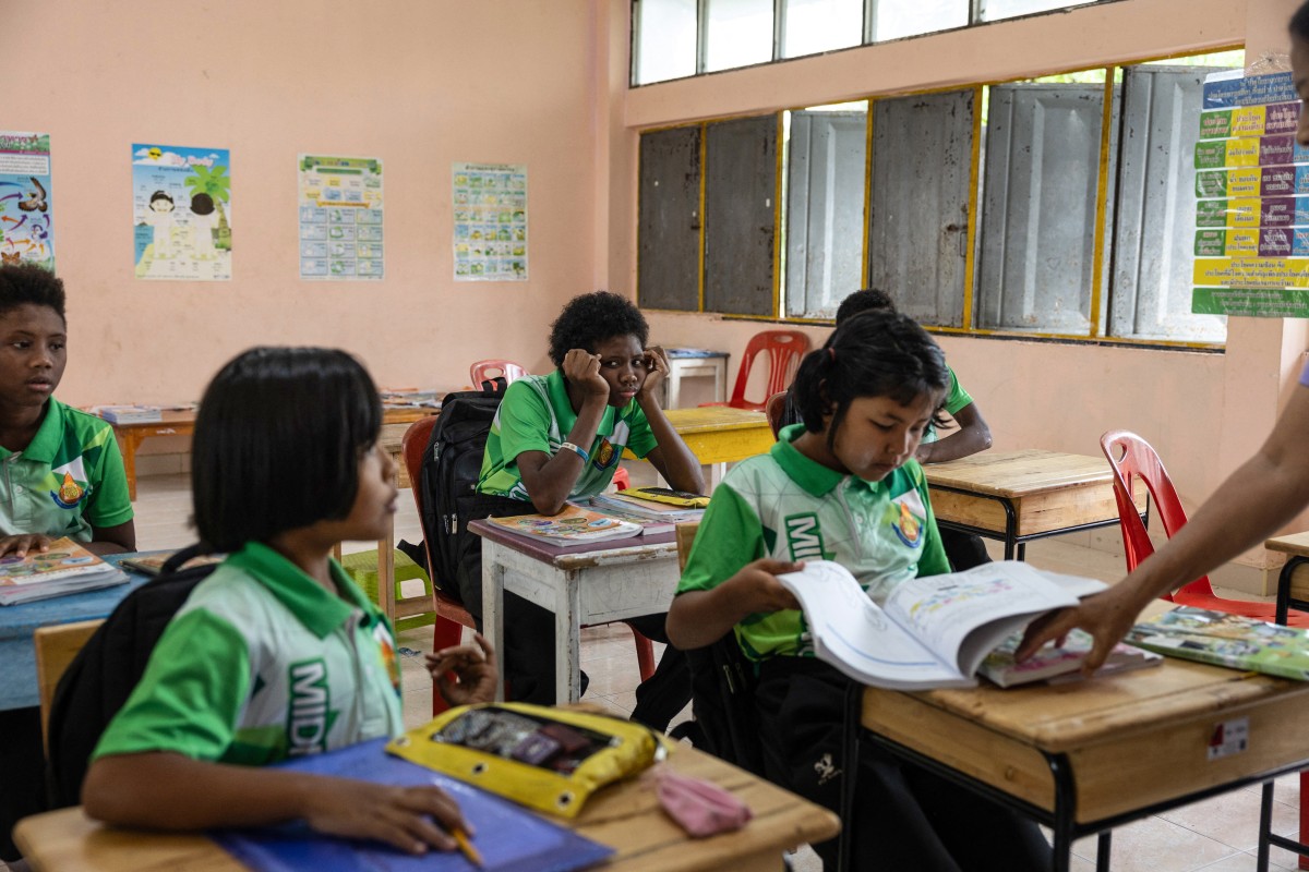 Gunman opens fire, takes hostages in Hat Yai school in Thailand