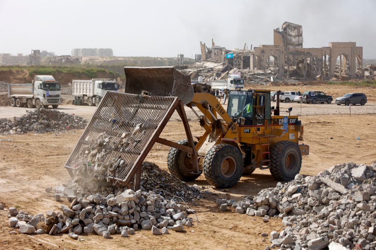 Trump to build a 350-acre military base in Gaza