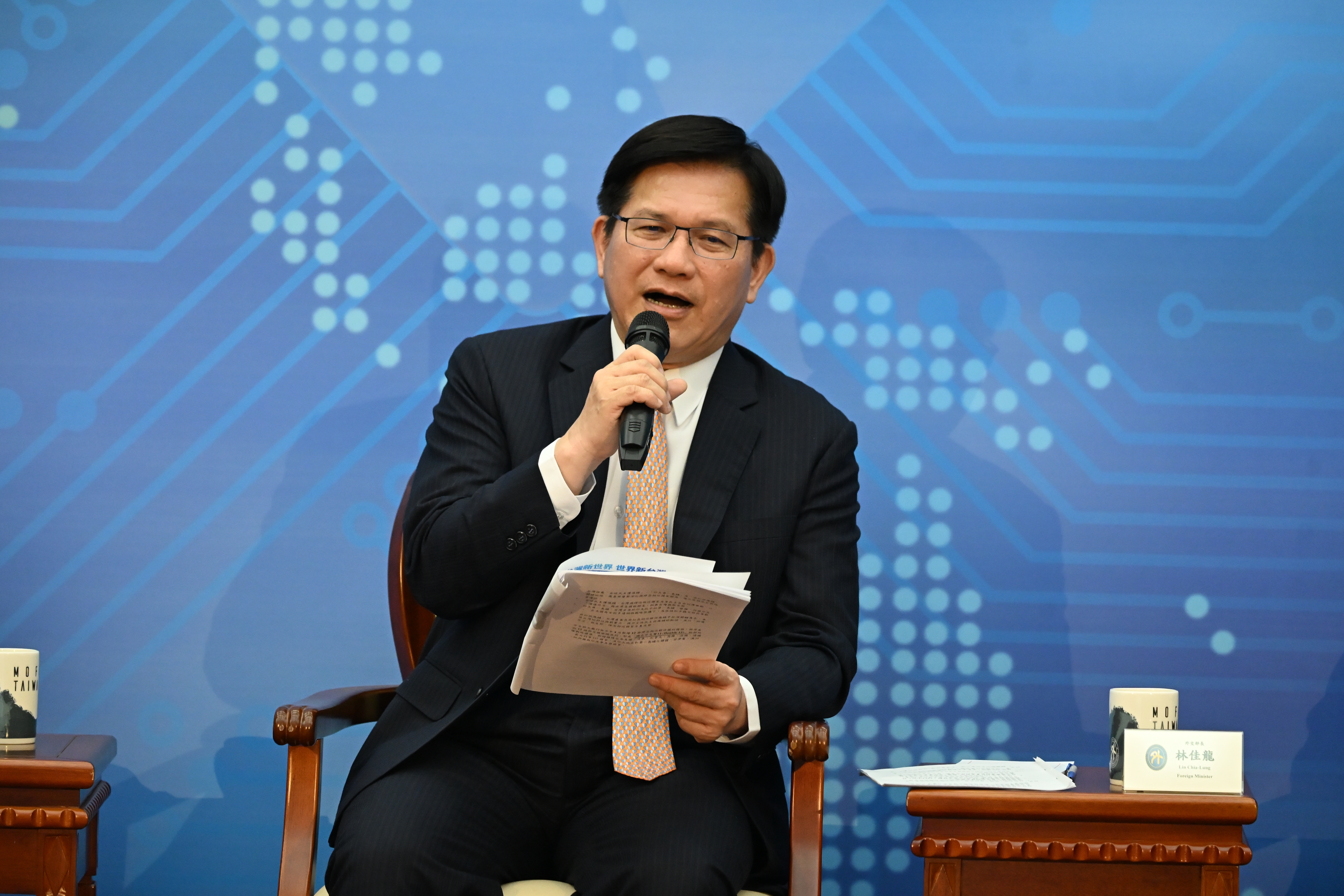 تايوان تدق ناقوس الخطر: الصين التهديد الأول