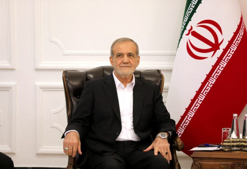 رئيس إيران يكشف تحركات دولية للوساطة ويضع شرطا حاسما