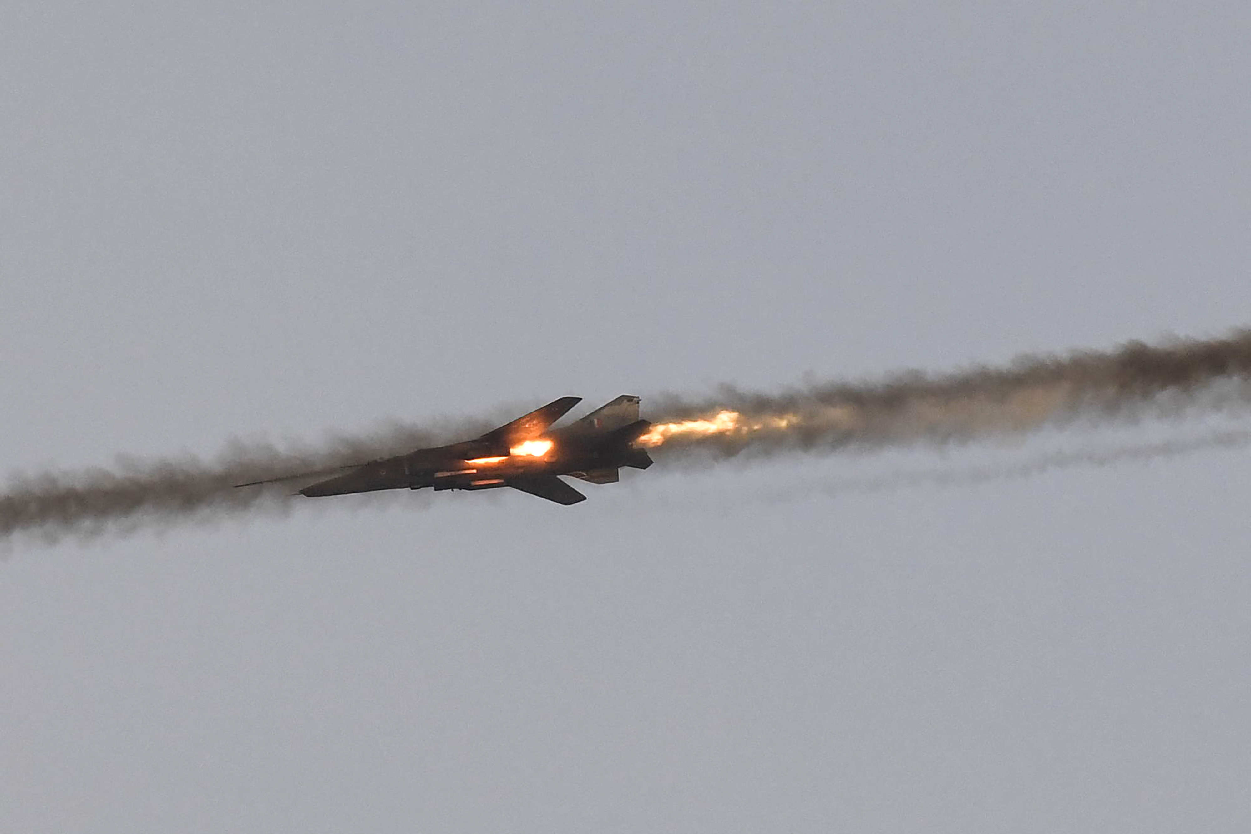 Video: Iran shots down F-15 fighter Jet