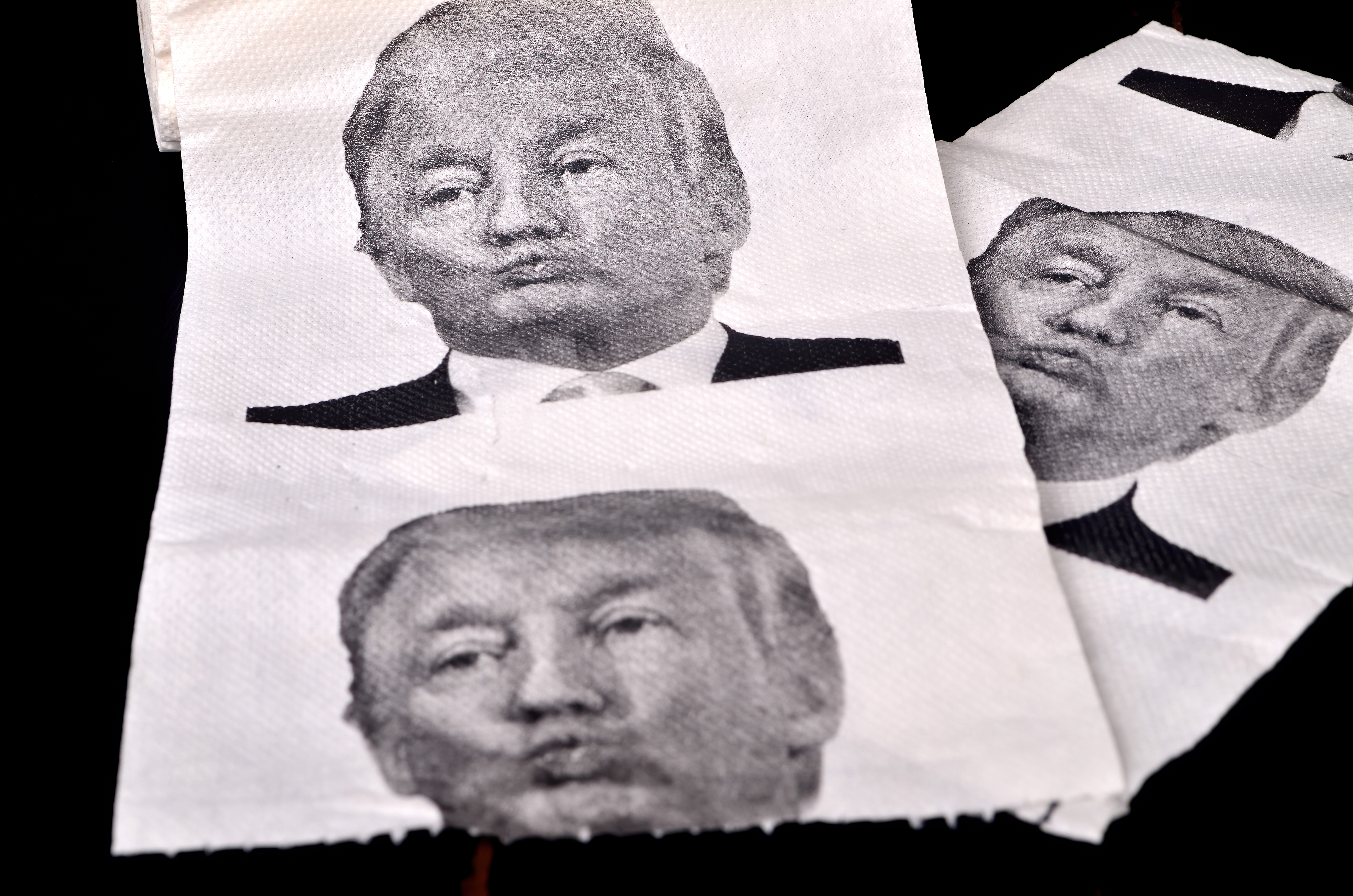 ترامب: يجري اتصالاً مع ستارمر بعد ساعات من "ا