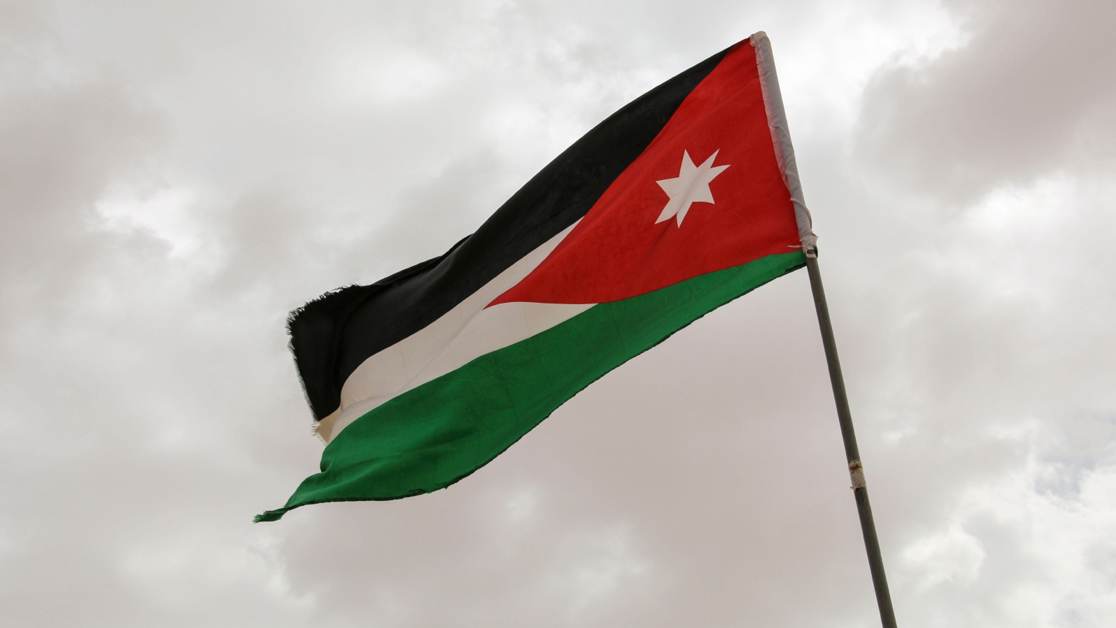 أجمل رسائل الواتساب في يوم العلم الأردني