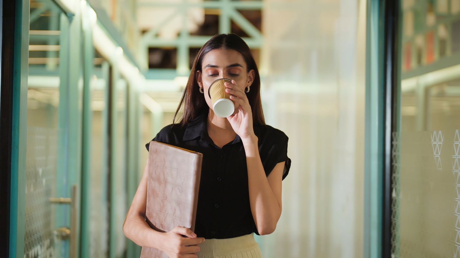 العمل خارج المكتب… مفتاح تجديد الطاقة وكسر الروتين اليومي