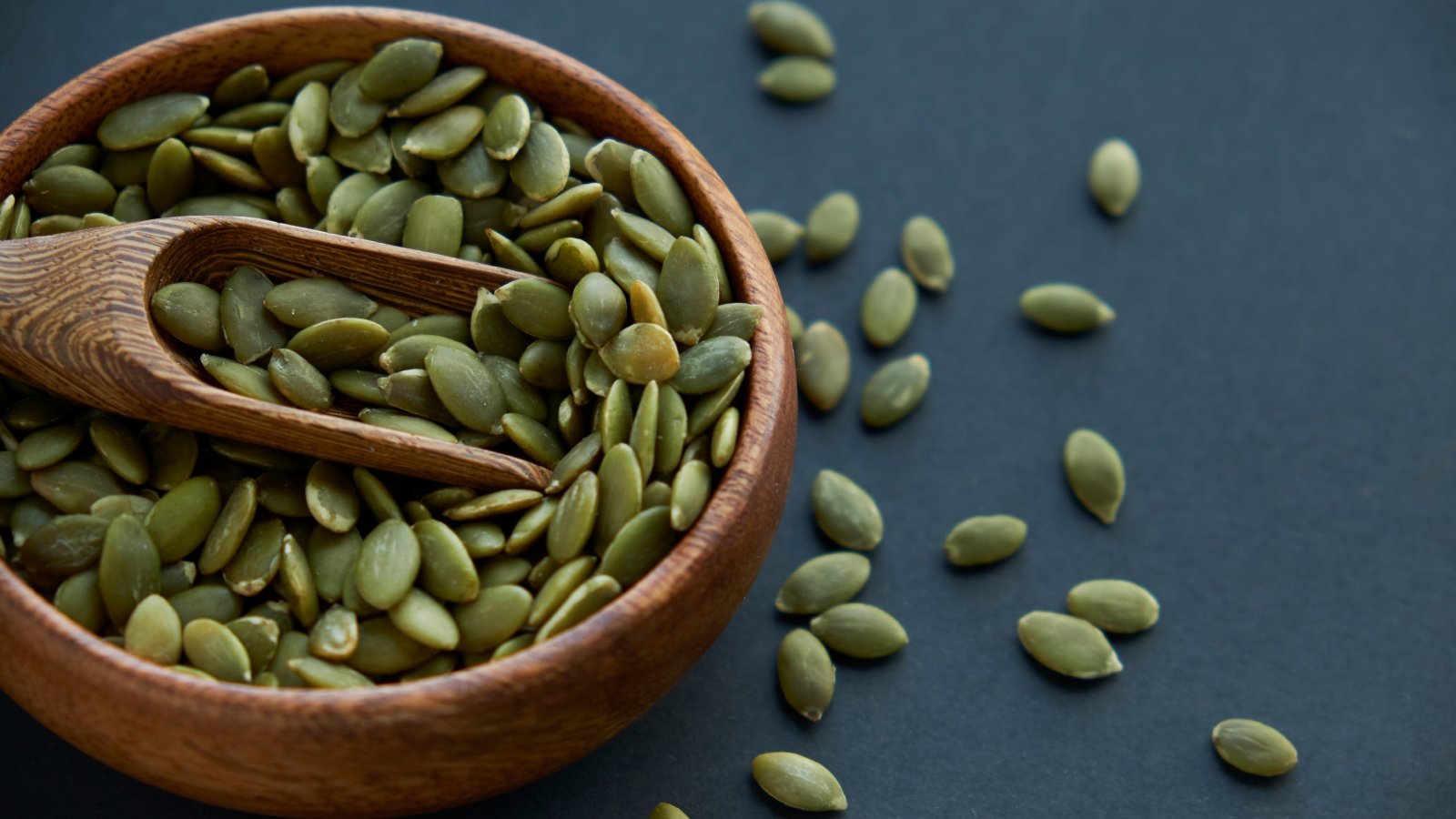 صدمة: ملعقة من بذور اليقطين على الريق… ماذا تفعل بجسمك؟