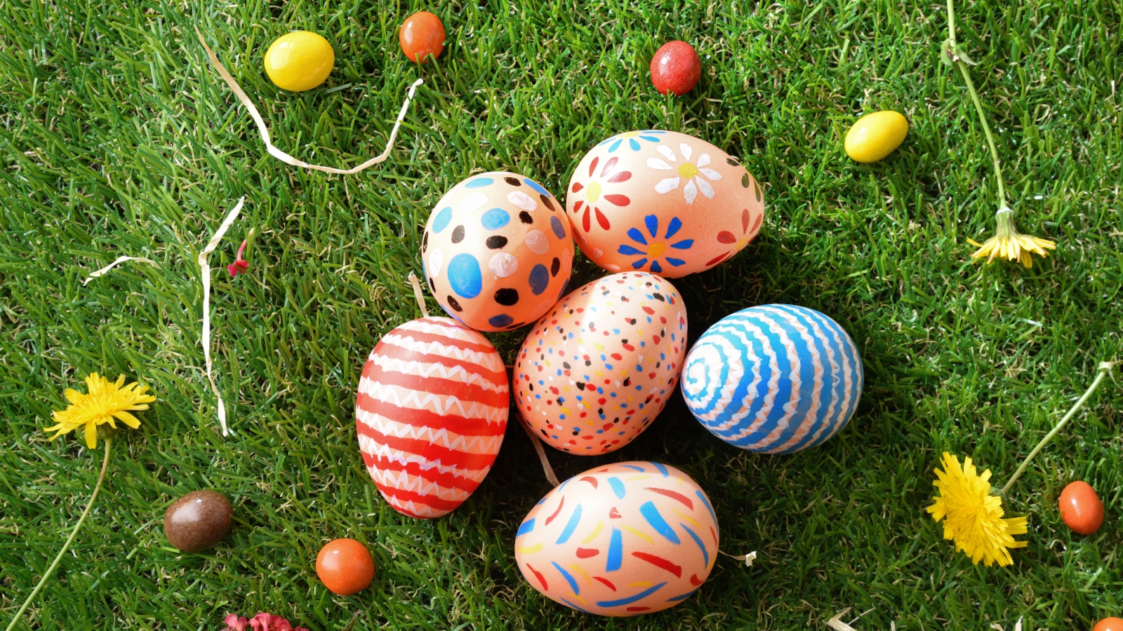 كيف أهنئ المسيحيين بعيد الفصح؟