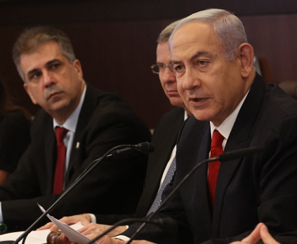 أزمة دبلوماسية تتفجر: نتنياهو يطرد إسبانيا من مركز غزة