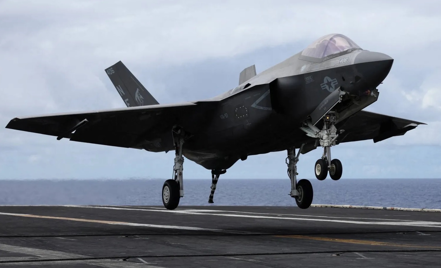 تسنيم: أنباء عن أسر طيار أميركي أسقط الحرس الثوري طائرته