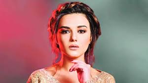 دانا المرديني تثير الجدل بسبب منى واصف.. ومقطع فيديو يتصدّر الترند