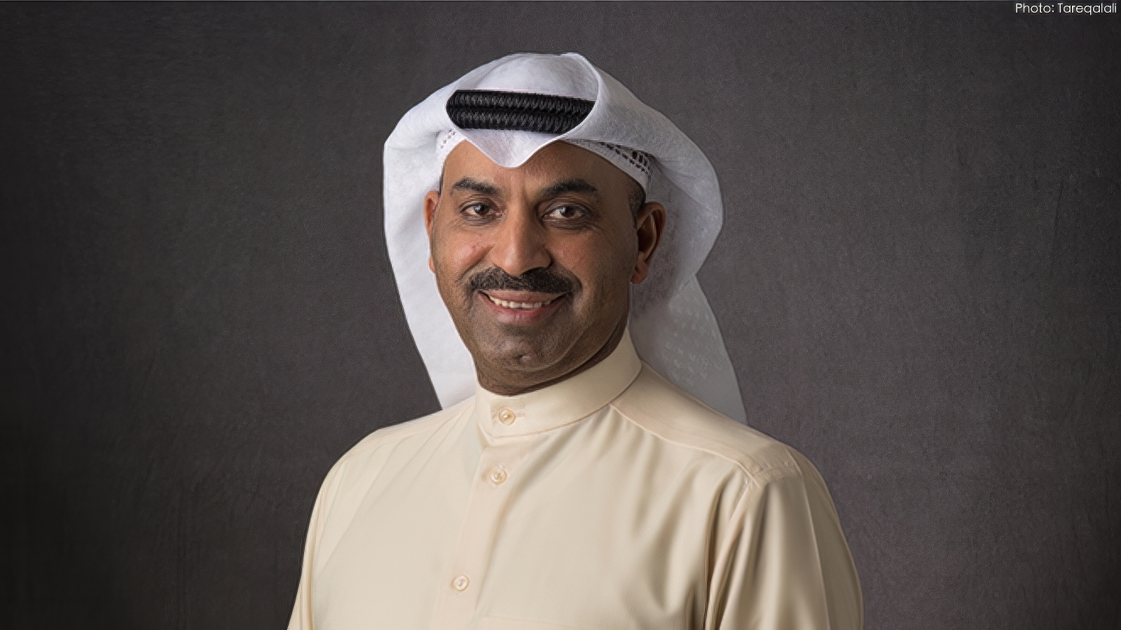 طارق العلي يعتذر لابنتة حياة الفهد أمام الجمهور