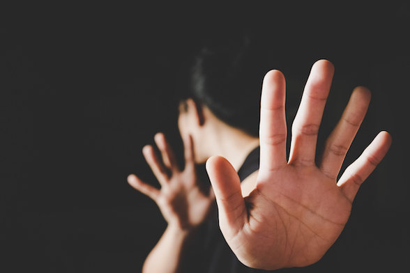 تفسير تكرار رؤية شخص أعرفه يتحرش بي جسديا في المنام