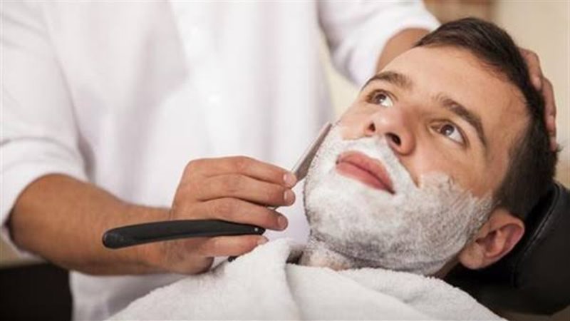 تفسير حلم حلاقة الذقن بالموس أو الماكينة ومعانيه المختلفة
