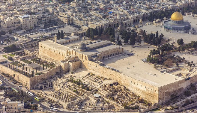 لأول مرة منذ1967.. اقتحام مرعب ودماء القرابين تهز المسجد الأقصى