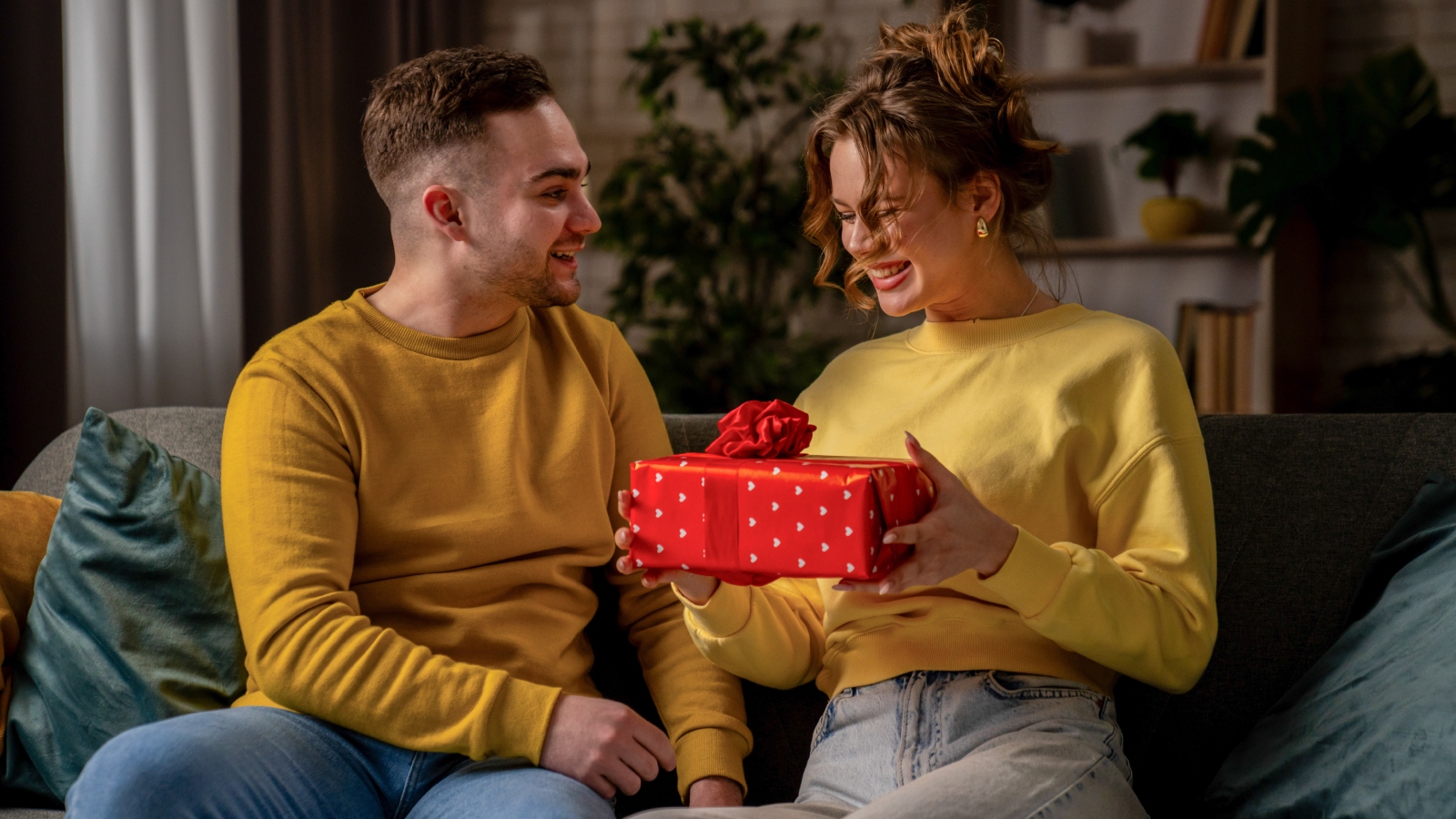 أفكار هدايا مميزة لزوجك في عيد الأضحى.. لمسات حب لا تنسى