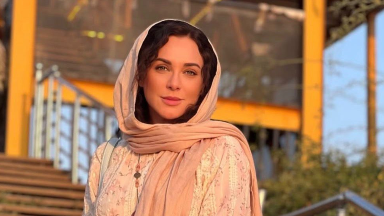 سلاف فواخرجي تكشف الحقيقة: هل كان دخولها الفن صدفة؟