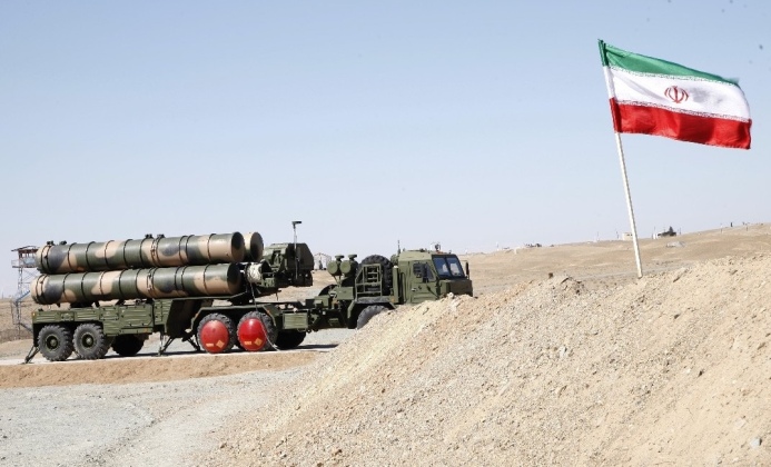 سماء طهران تشتعل: الدفاع الجوي يمزق طائرات مسيرة فوق 
