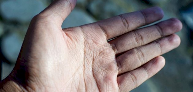 الكف في المنام وتفسير رؤية راحة اليد بالتفصيل