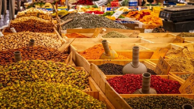 رؤية العطار في المنام ومعنى شراء الأعشاب منه