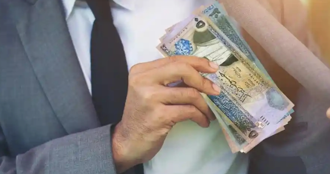 بشرى للأردنيين.. الحكومة توجه بزيادة رواتب الموظفي