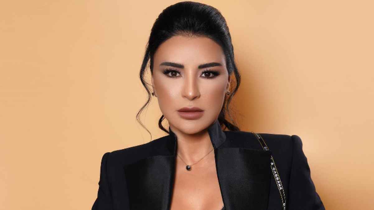 مونديال 2026.. ماغي بو غصن في جلسة تصوير كأس العالم تخطف الأ