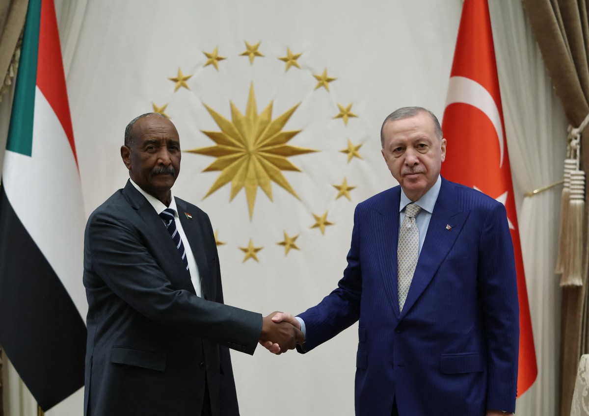 Erdogan, al-Burhan discuss Sudan conflict, aid in Ankara