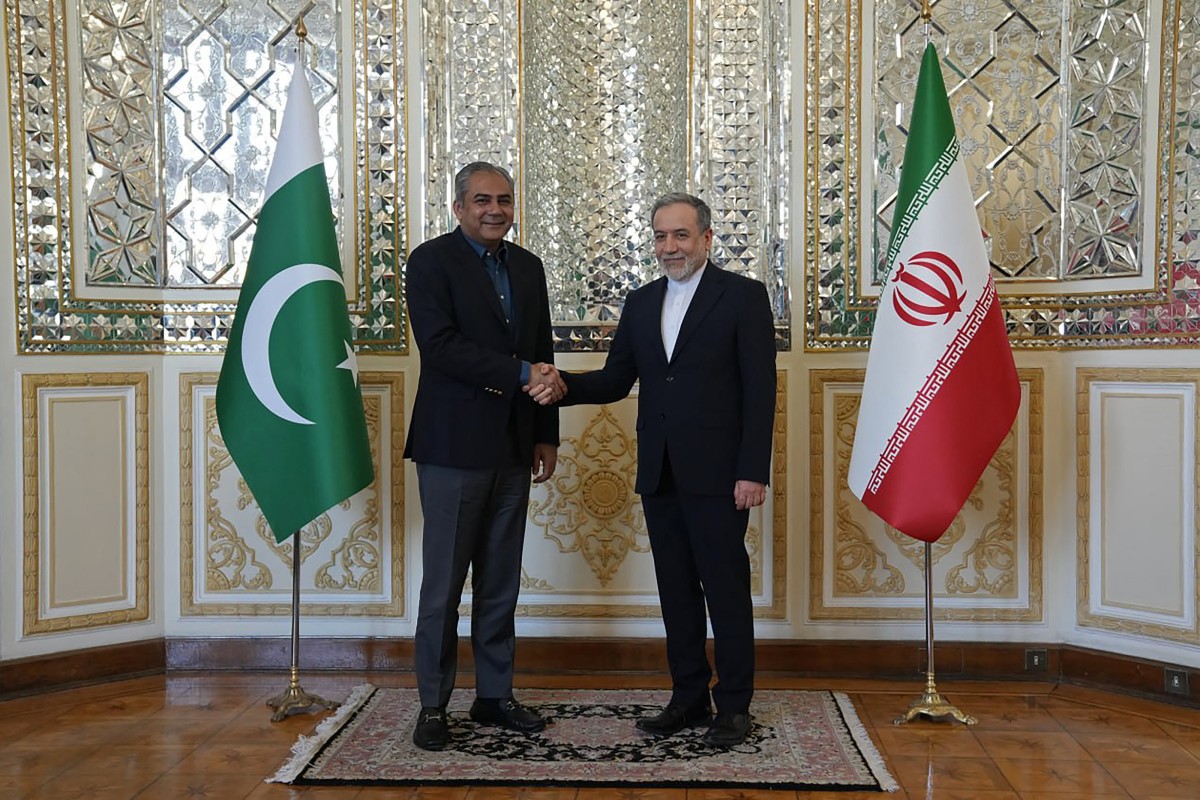 Pakistan envoy heads to Iran to rescue US-Iran deal