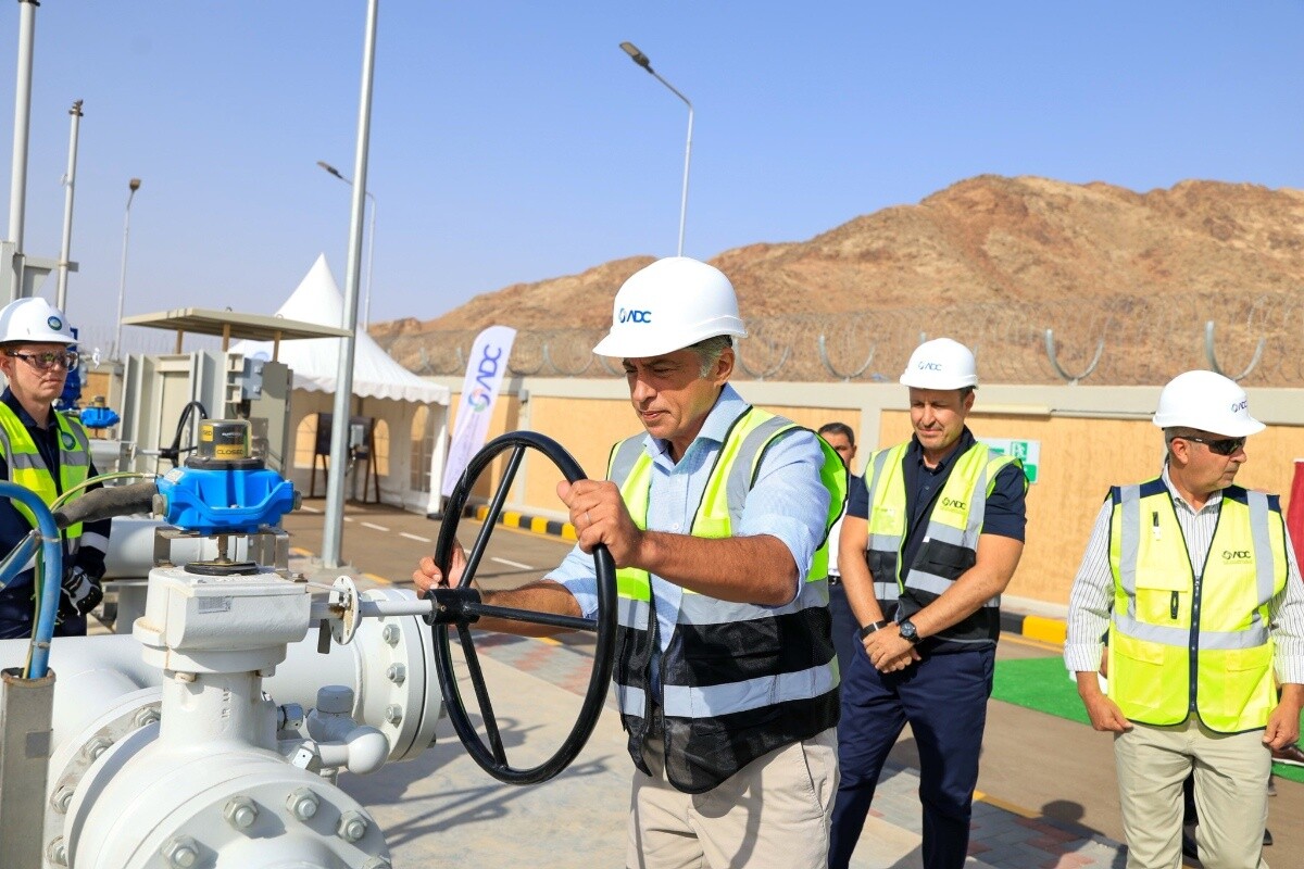 Jordanian PM inaugurates two natural gas stations in Aqaba