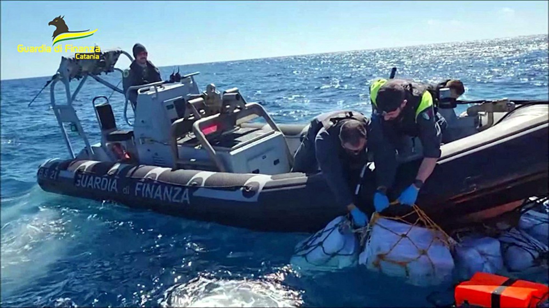 Italian police seize 2.6 tons of cocaine in the Atlantic